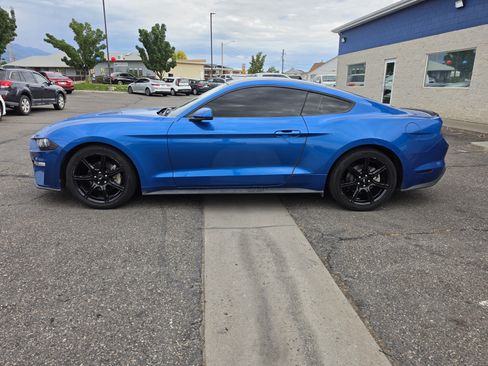 Used 2019 Ford Mustang Coupe w/ Black Accent Package RWD image 4
