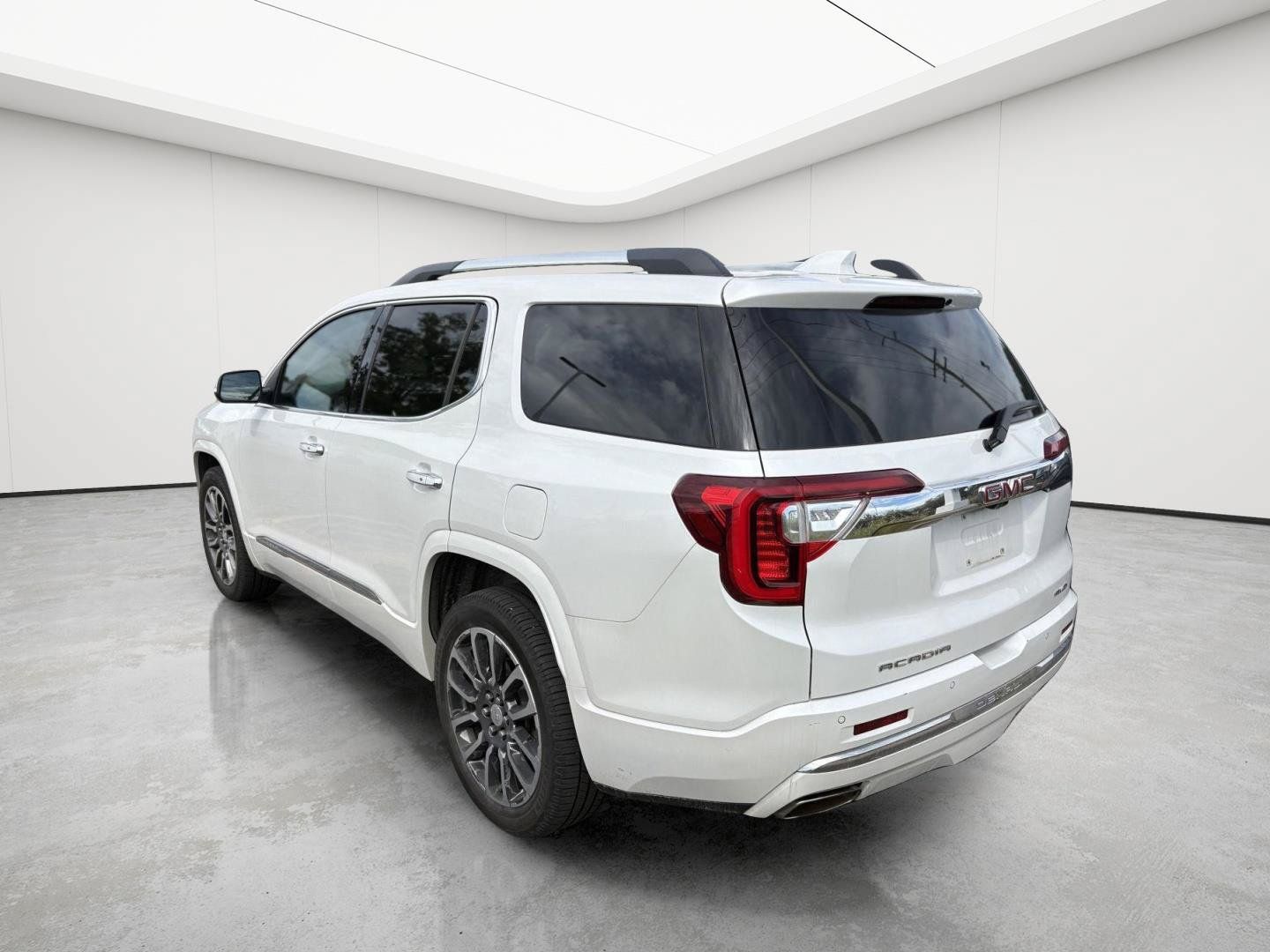 Used 2020 GMC Acadia Denali w/ Denali Ultimate Package AWD/4WD image 4