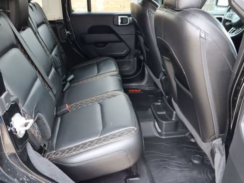 Used 2021 Jeep Wrangler Unlimited Sahara AWD/4WD image 18