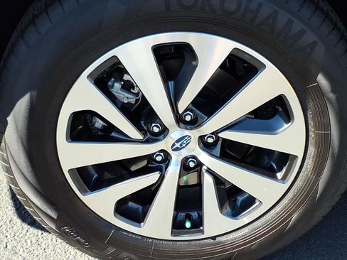 Certified 2025 Subaru Outback Premium w/ Popular Package #1A image 10