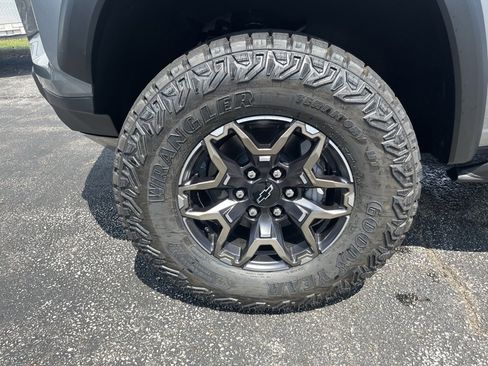 New 2025 Chevrolet Colorado ZR2 image 42