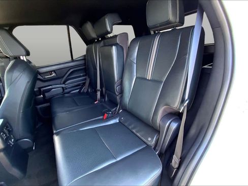 Used 2025 Toyota 4Runner Limited AWD/4WD image 19