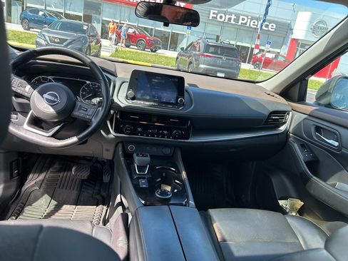Used 2022 Nissan Rogue SV w/ SV Premium Package image 7