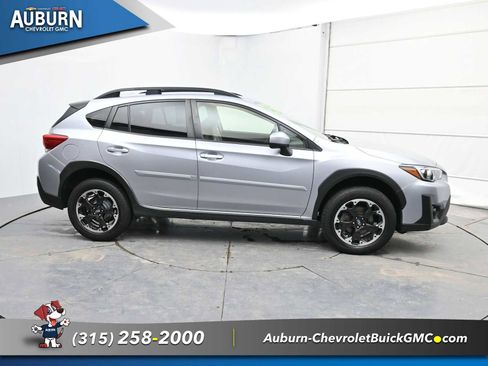Used 2023 Subaru Crosstrek 2.0i Premium image 11