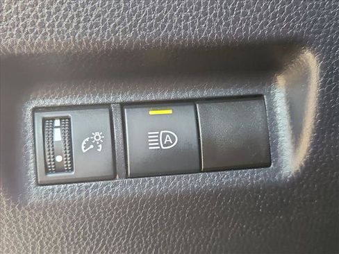 Used 2025 Toyota RAV4 XLE FWD image 16