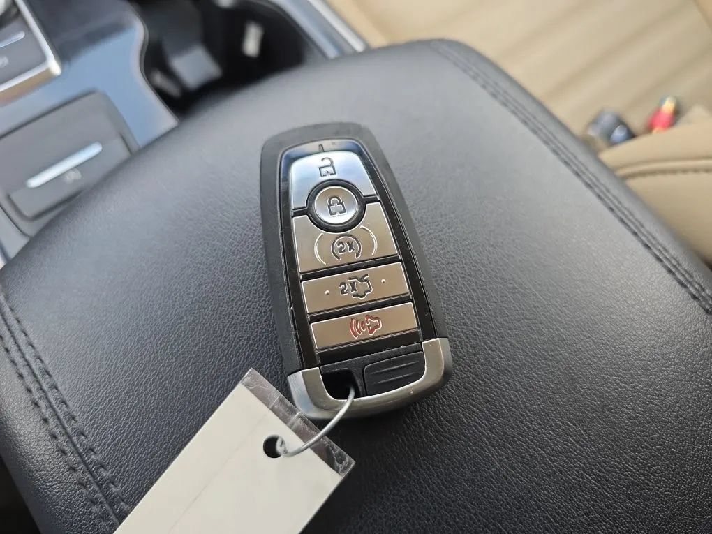 Used 2019 Ford Edge SEL w/ Equipment Group 201A FWD image 37