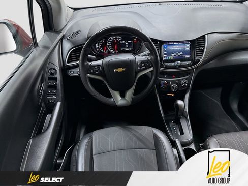 Used 2022 Chevrolet Trax LT w/ LT Convenience Package image 20