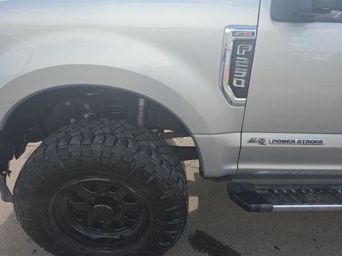 Used 2020 Ford F250 XL w/ STX Appearance Package AWD/4WD image 9