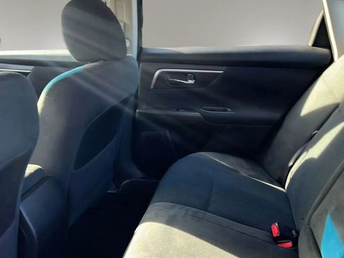 Used 2015 Nissan Altima 2.5 SV image 30