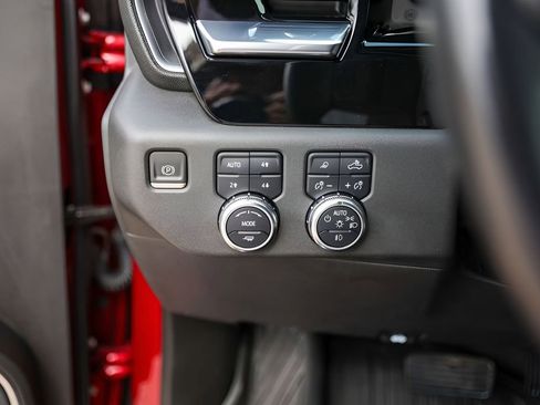 Used 2022 GMC Sierra 1500 SLT AWD/4WD image 18
