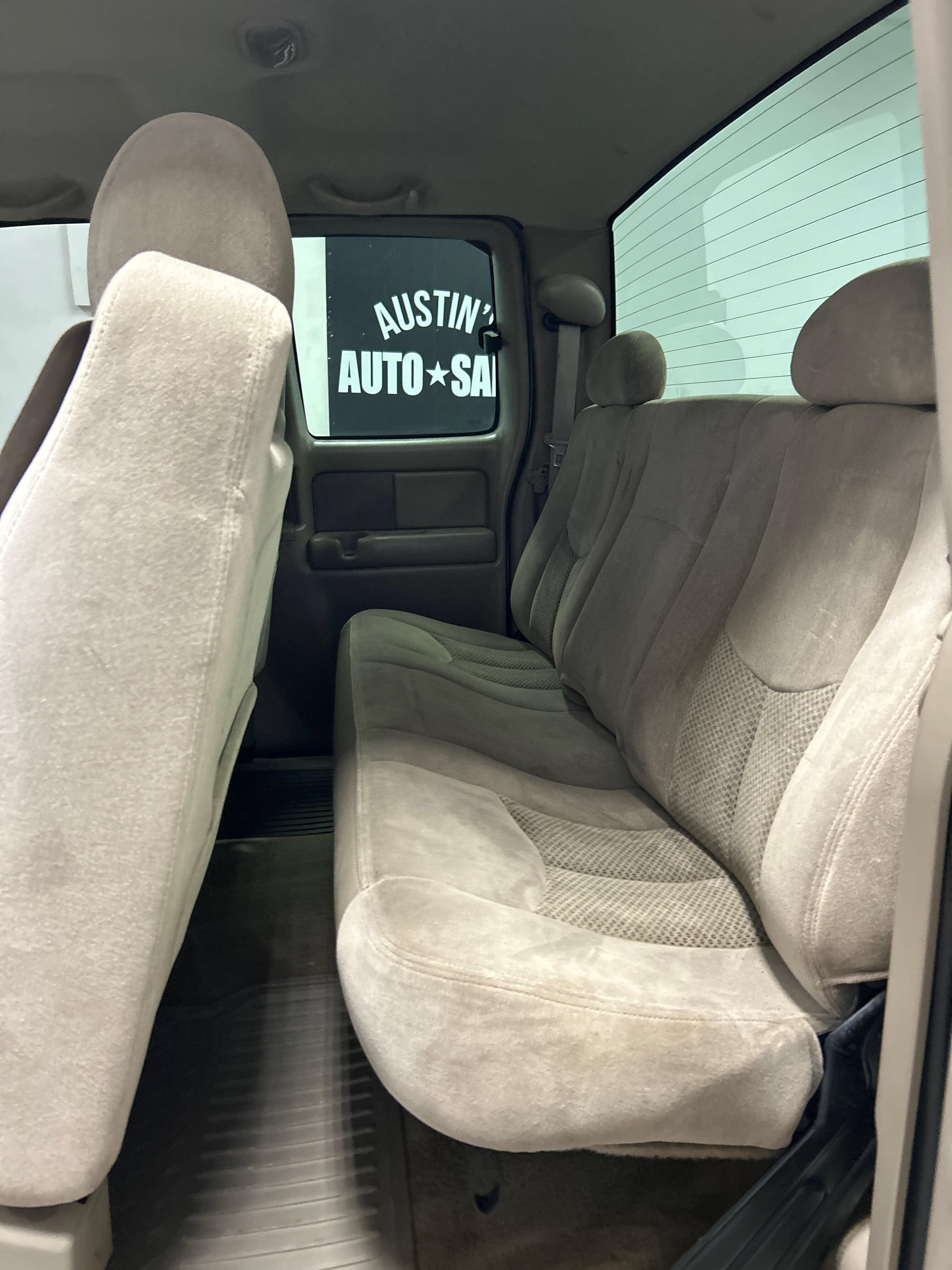 Used 2005 Chevrolet Silverado 3500 LS w/ Heavy-Duty Power Package AWD/4WD image 10