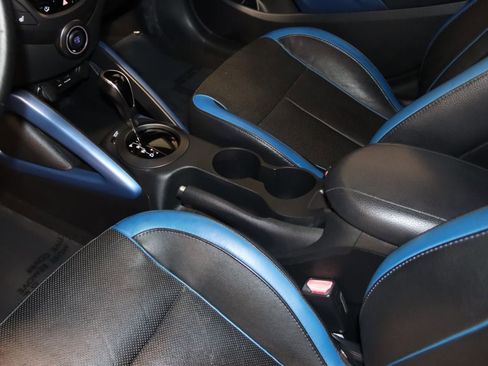 Used 2013 Hyundai Veloster Turbo image 17