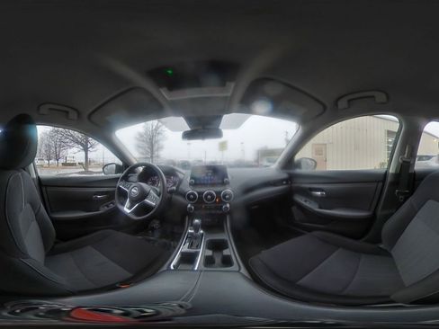 Used 2025 Nissan Sentra SV image 41