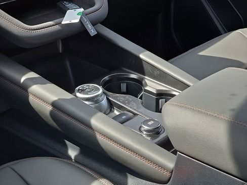 New 2026 Ford Explorer Active w/ Active Comfort Package AWD/4WD image 13