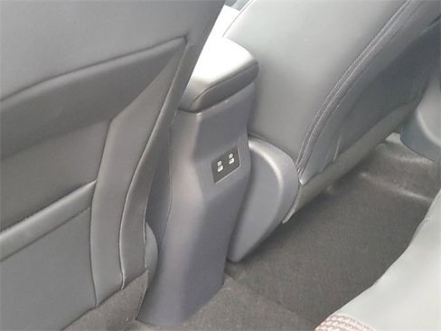 Certified 2025 Nissan Kicks SR image 22