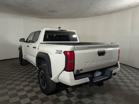 Used 2024 Toyota Tacoma TRD Off-Road image 4