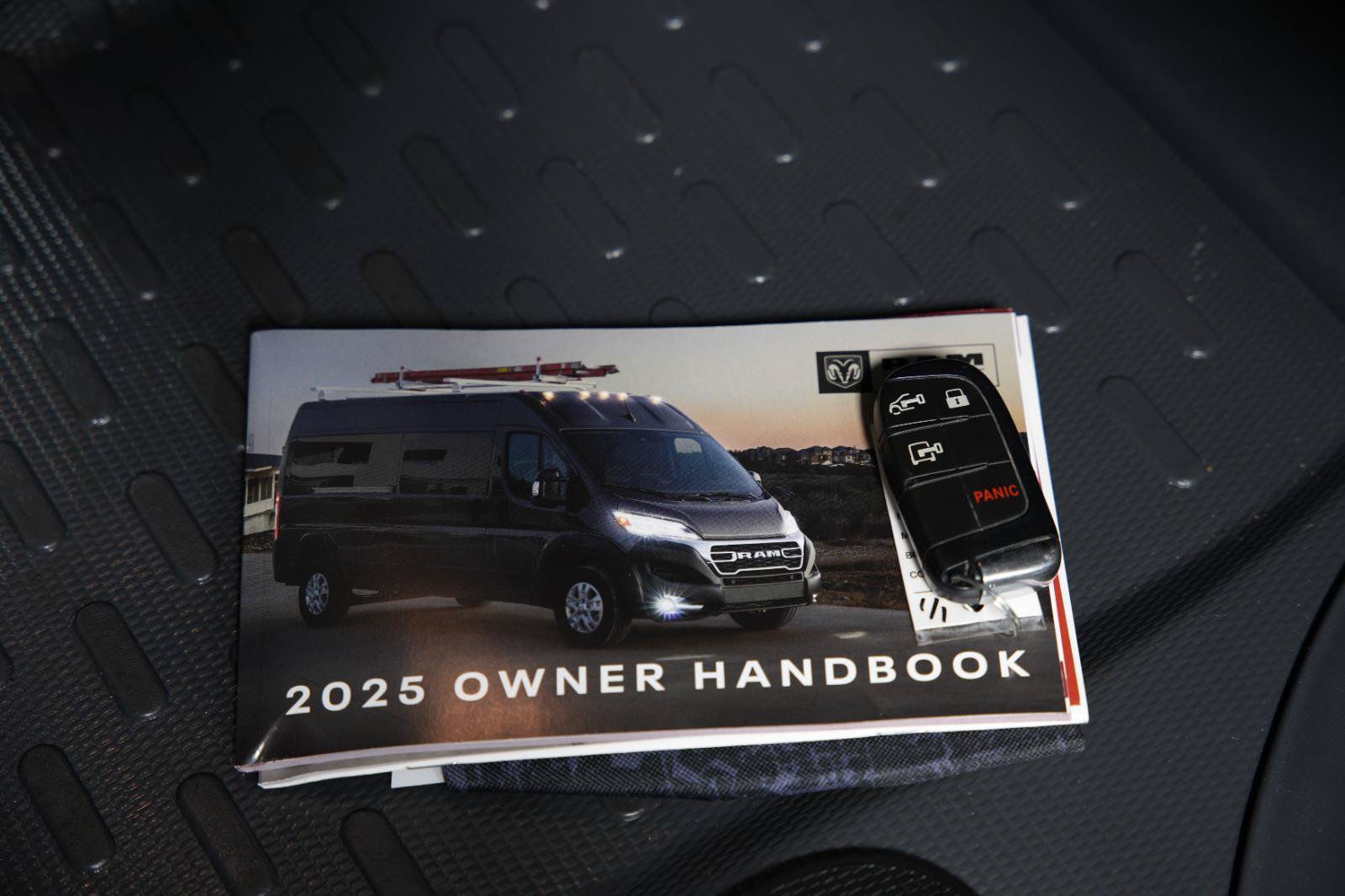 Used 2025 RAM ProMaster 2500 w/ Convenience Group FWD image 24
