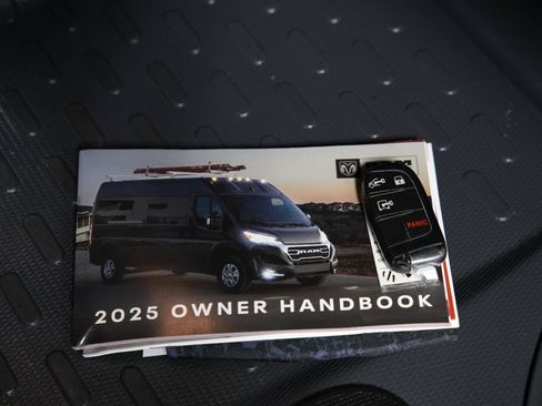 Used 2025 RAM ProMaster 2500 w/ Convenience Group FWD image 24