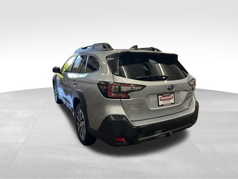 Used 2023 Subaru Outback Premium image 3
