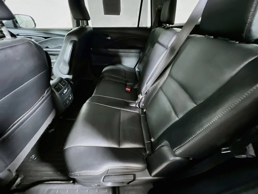 Used 2021 Honda Pilot Touring image 21
