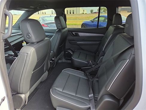 New 2026 Buick Enclave Sport Touring w/ Super Cruise Package image 7