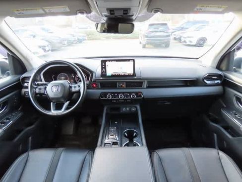 Certified 2025 Honda Pilot Touring image 21