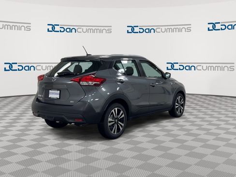 Used 2019 Nissan Kicks SV FWD image 8