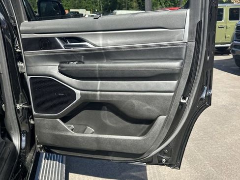 New 2026 Jeep Grand Wagoneer Limited AWD/4WD image 17