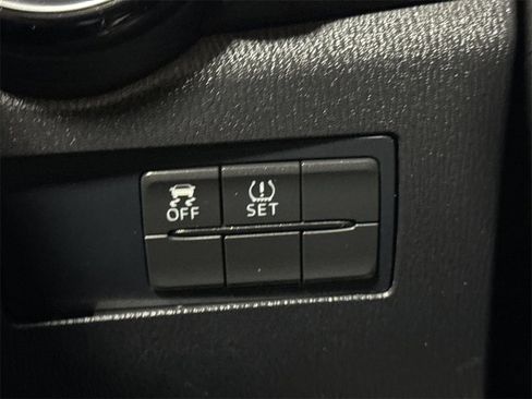 Used 2017 Toyota Yaris iA image 17