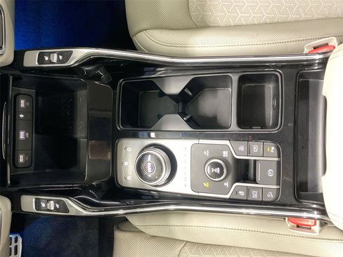 Used 2023 Kia Sorento SX Prestige image 27