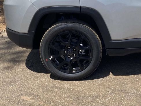 New 2026 Jeep Compass Latitude AWD/4WD image 8