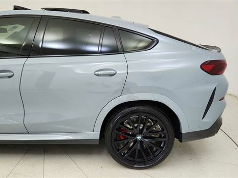 Used 2025 BMW X6 M60i image 10
