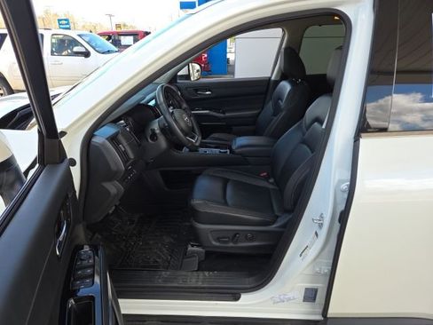 Used 2023 Nissan Pathfinder SL AWD/4WD image 24