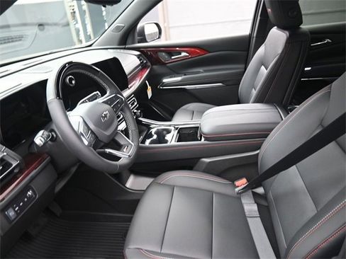 New 2026 Chevrolet Traverse Z71 w/ Enhanced Driving Package image 8