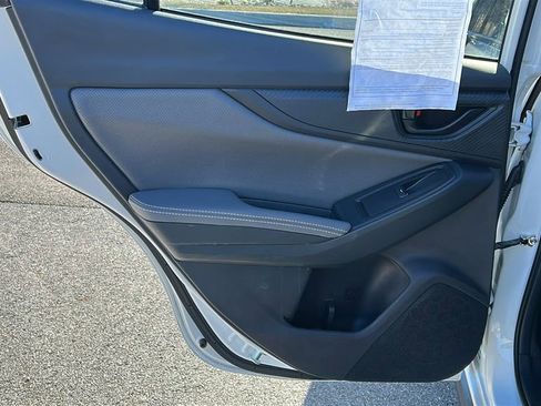 Used 2022 Subaru Crosstrek 2.5i Sport w/ Moonroof Package image 21