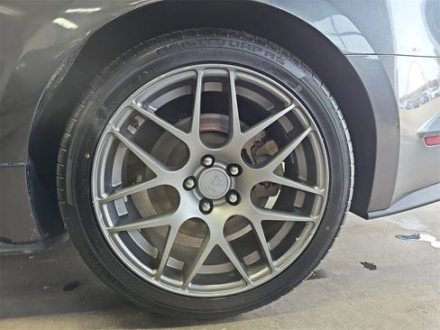 Used 2018 Ford Mustang GT Premium image 31