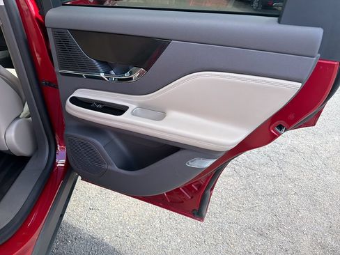 Certified 2022 Lincoln Corsair AWD w/ Premium Package image 16