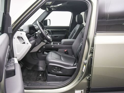 Used 2024 Land Rover Defender 110 S image 18