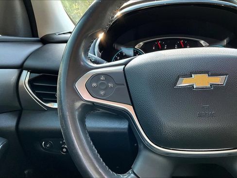 Used 2021 Chevrolet Traverse LT FWD image 13