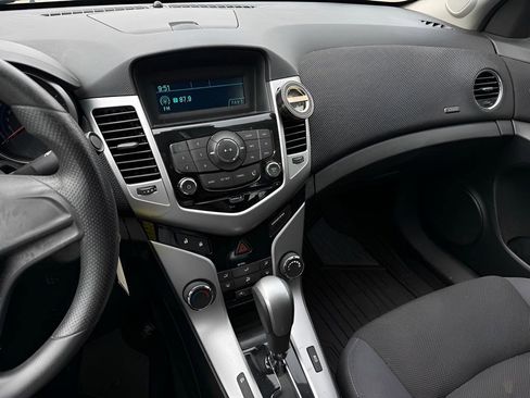 Used 2013 Chevrolet Cruze LT FWD image 23