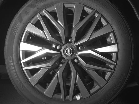 Used 2025 Nissan Altima 2.5 SV image 15