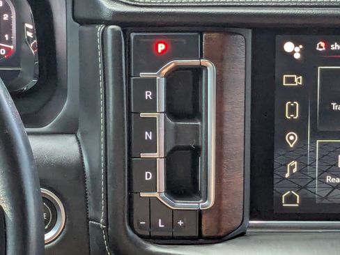 Used 2023 GMC Yukon XL Denali Ultimate image 21