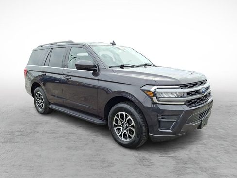 Used 2024 Ford Expedition XLT image 7