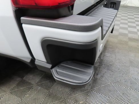 Used 2025 Ford F250 Platinum w/ FX4 Off-Road Package image 51