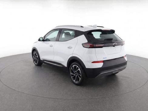 Used 2023 Chevrolet Bolt EUV Premier w/ Sun & Sound Package FWD image 5