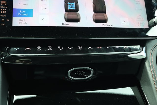 Certified 2026 Jeep Grand Cherokee Summit AWD/4WD image 19