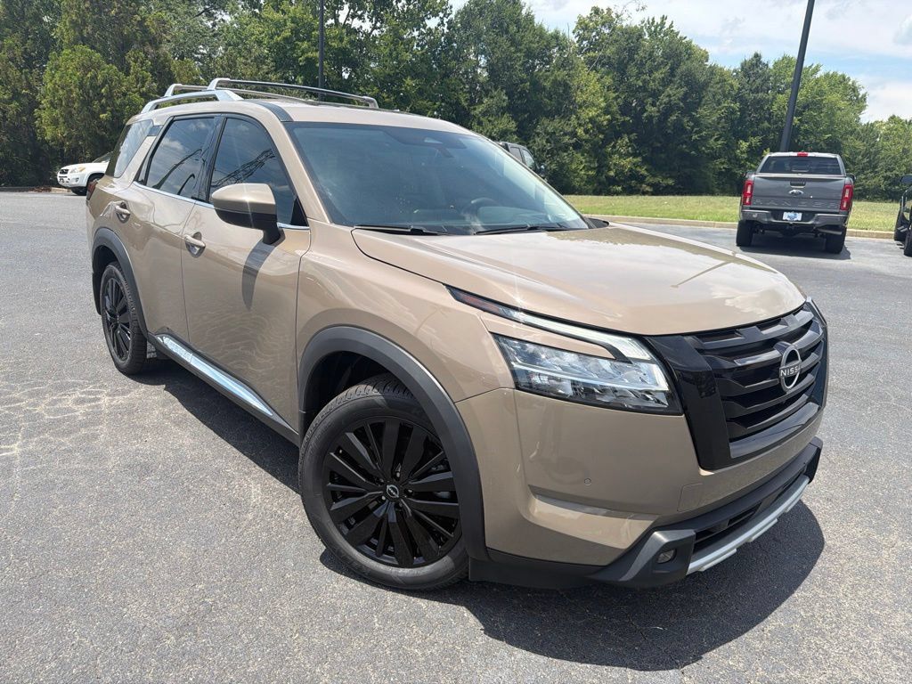 Used 2023 Nissan Pathfinder Platinum AWD/4WD image 1