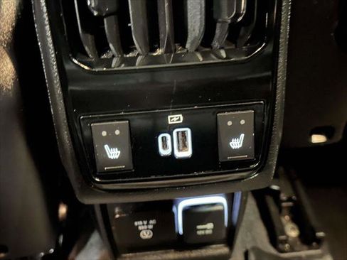 Used 2022 Jeep Compass Limited w/ Elite Group image 11