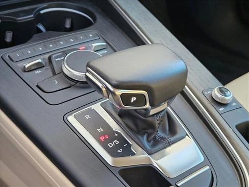 Used 2019 Audi A4 2.0T Premium image 18