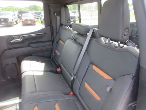 New 2026 GMC Sierra 1500 AT4 w/ AT4 Premium Package AWD/4WD image 13